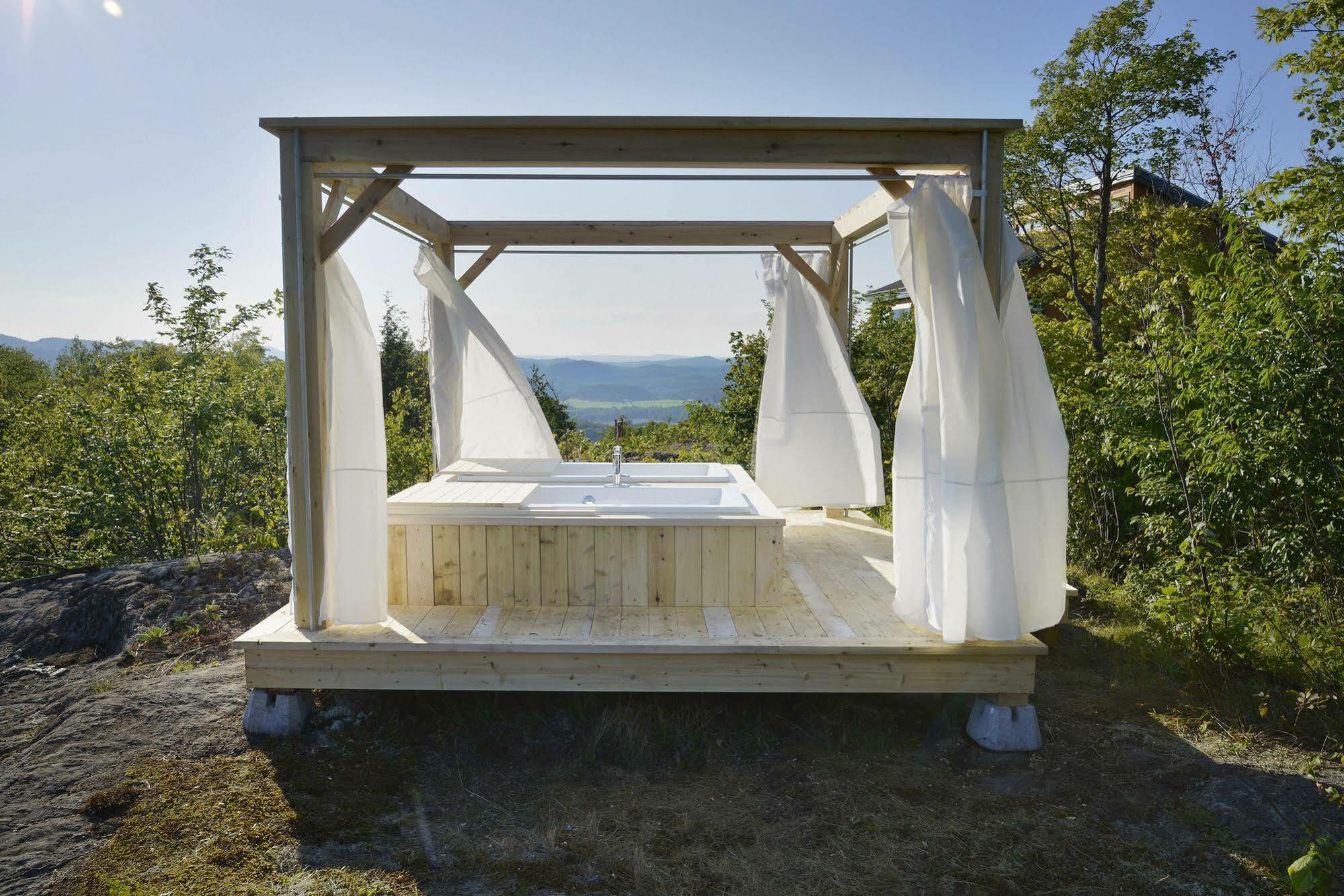 Éco Spa Highland Grenville-Sur-La-Rouge Esterno foto
