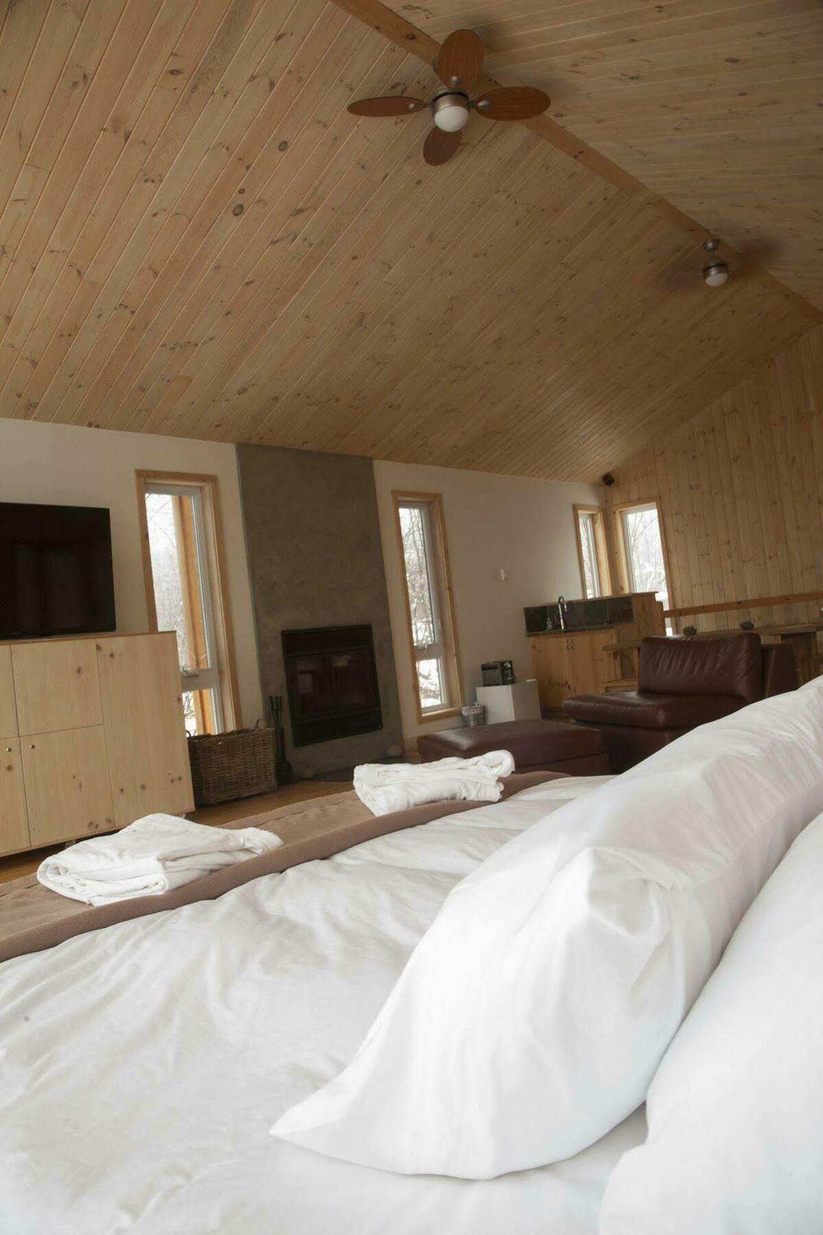 Éco Spa Highland Grenville-Sur-La-Rouge Esterno foto