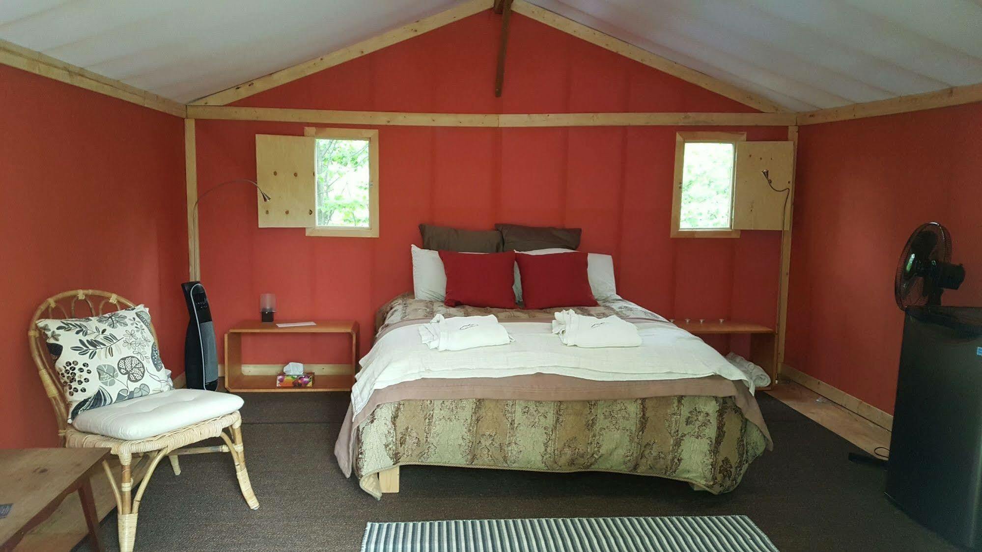 Éco Spa Highland Grenville-Sur-La-Rouge Esterno foto